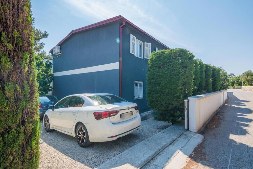 Family Patio Vir Exterior foto