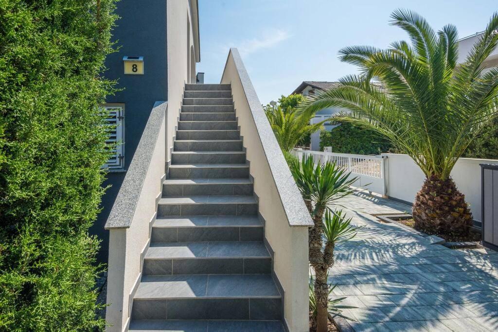 Family Patio Vir Exterior foto